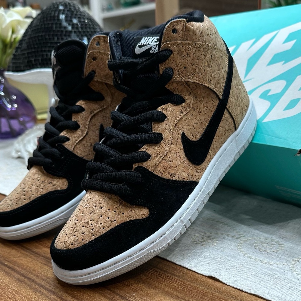 NIKE SB DUNK HIGH PREMIUM"CORK" 100% AUTHENTIC BRAND NEW W/ BOX MENS SZ 8